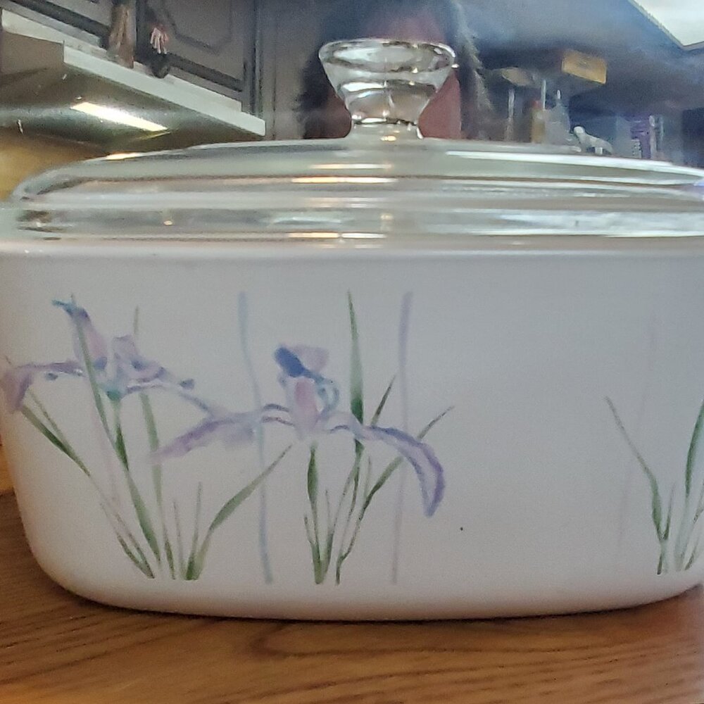Corningware Shadow Iris A-1 1/2-B 1 1/2 Liter Casserole w/Pyrex Lid